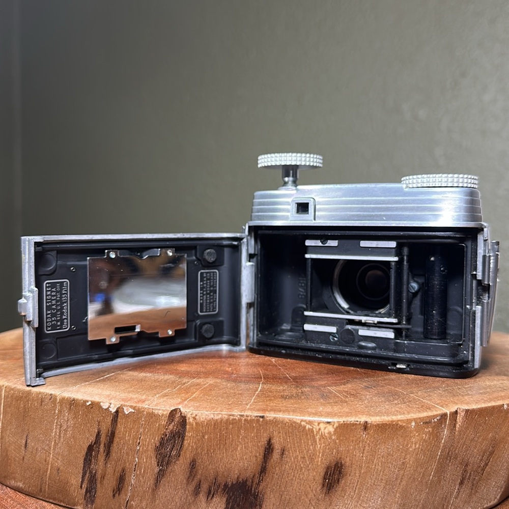 KODAK Signet 35 with Leather Kodak Case - Picture 12 of 16